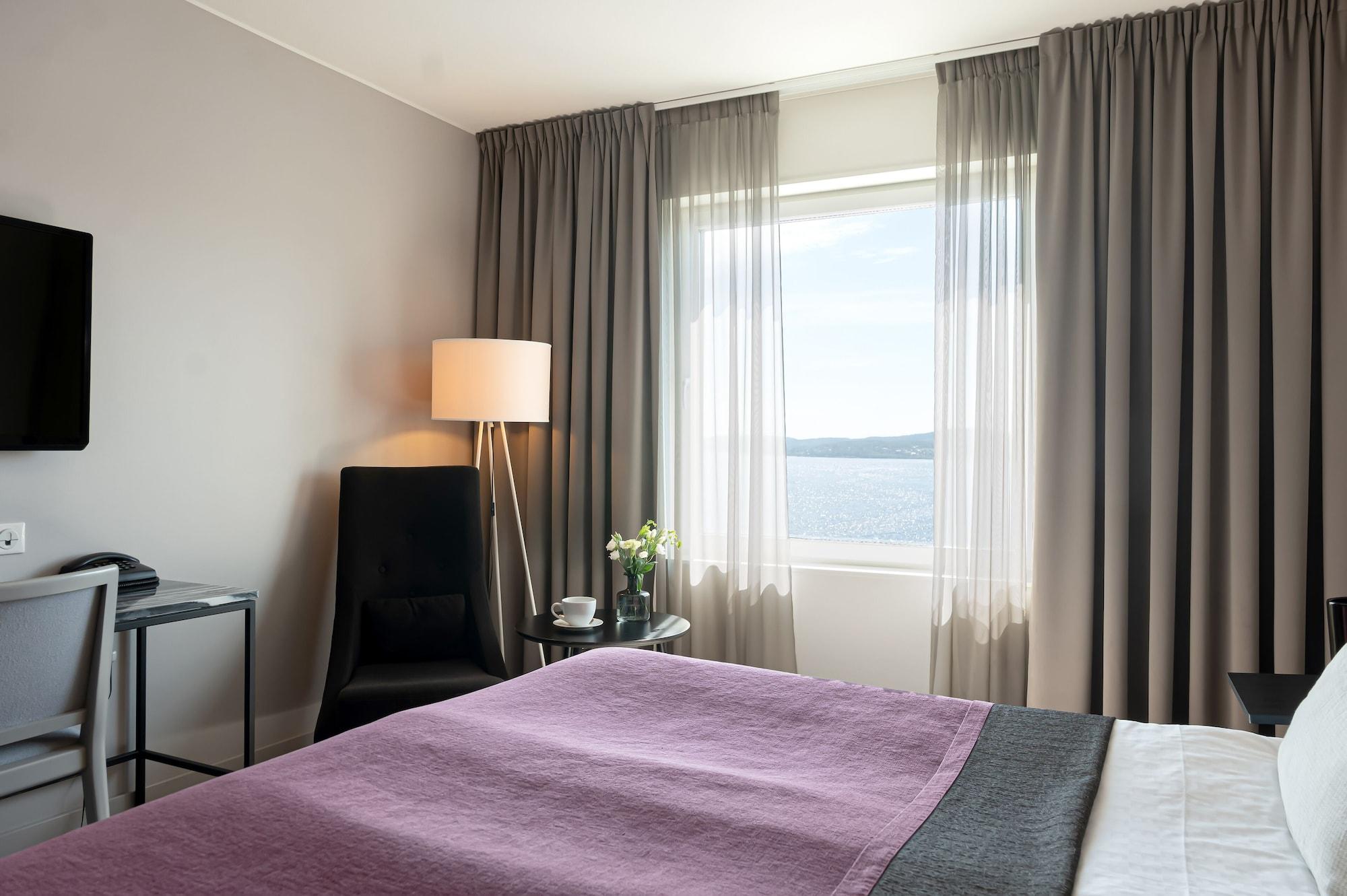 Elite Plaza Oernskoeldsvik Hotel Exterior foto